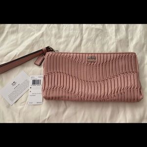 Brand NEW with tag Coach leather wristlet